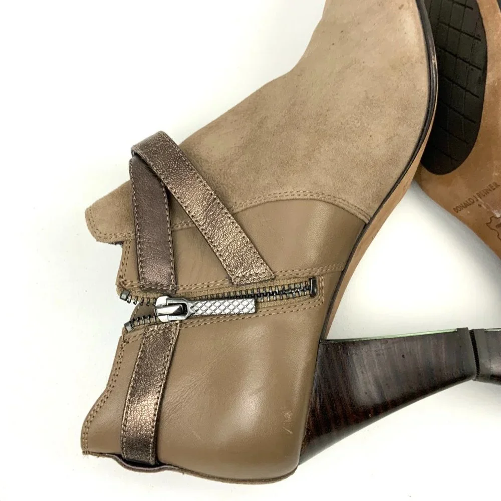 Donald J Pliner Tamy Pointed Toe Suede Ankle Boots Heels Size 9.5 - Picture 13 of 16